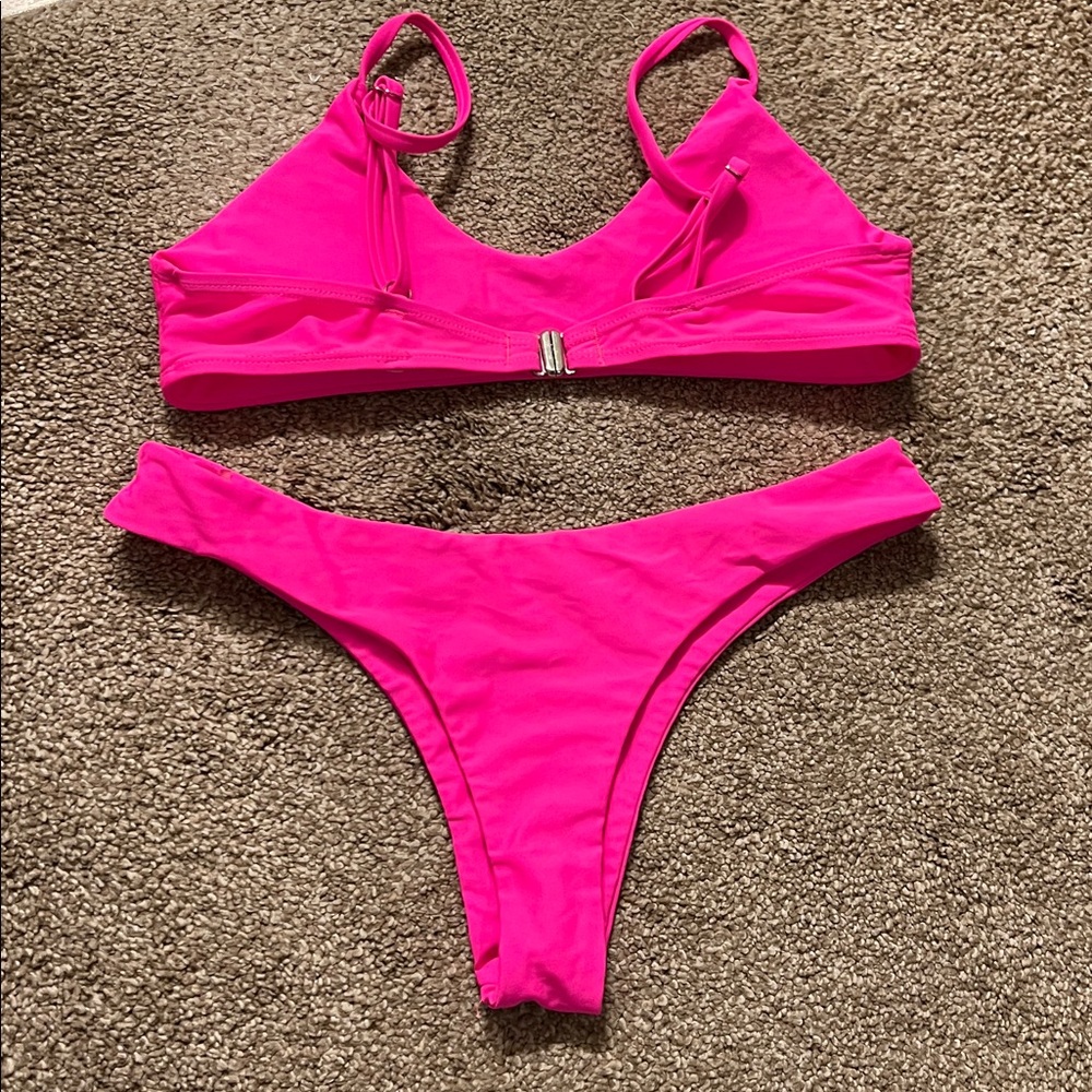 Pink bikini - Picture 3 of 3